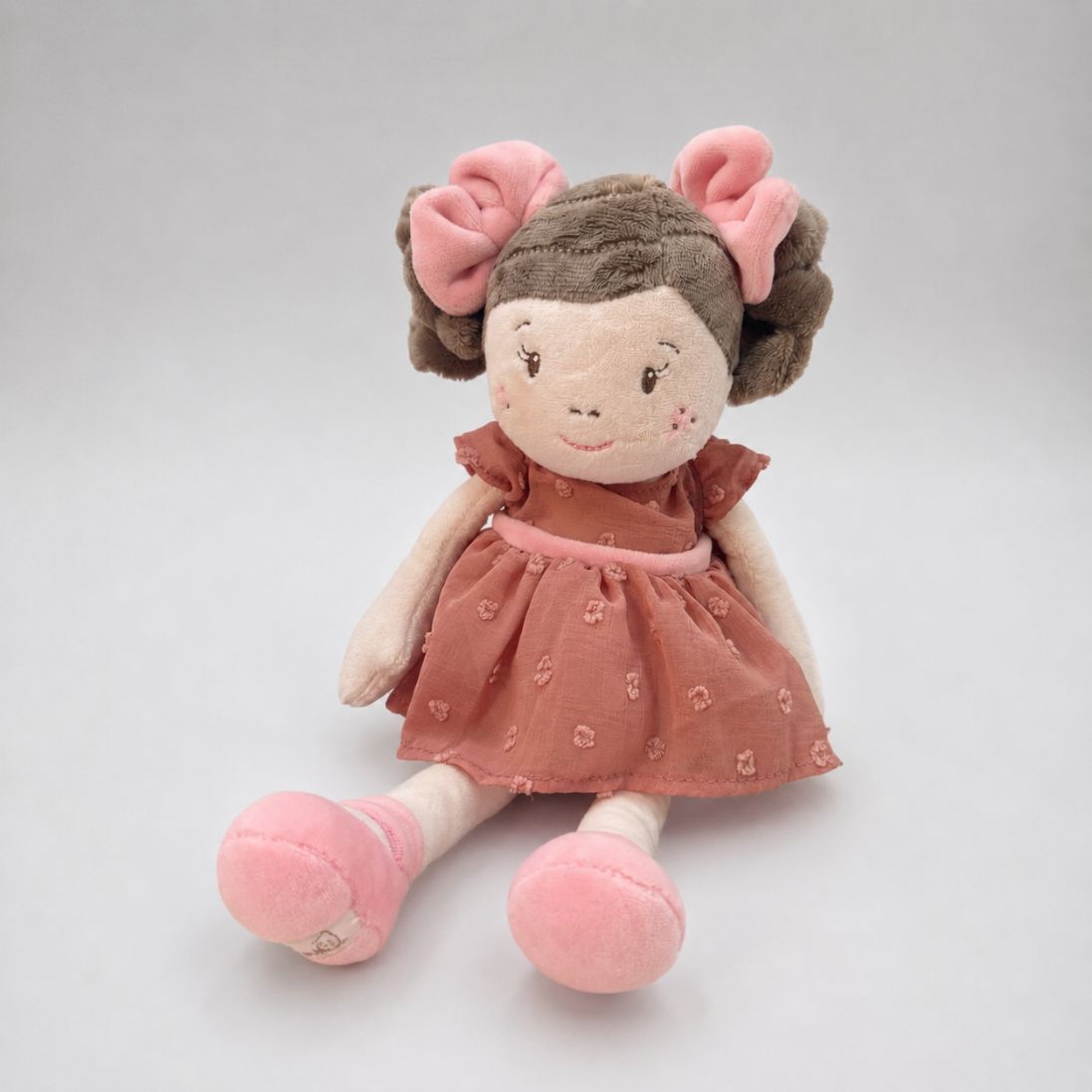 Pluszowa lalka BUKOWSKI Clara 30 cm w różowej sukience